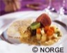 Morue de norvège légèrement salée jarret et os de porc légumes glacés sauce moutarde