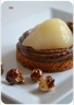 Comme une tartelette choco-poire : sablé breton, mousse au chocolat de P. Hermé, poire et noisettes caramélisées