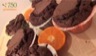 Gâteau roulé au caramel de fruits secs au chocolat et poudre de nougatine