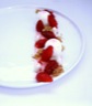 La gariguette : compotée de fraises au romarin, yaourt glacé au miel, crumble vanillé