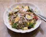 Laitue-thon-pommes de terre et oeufs en salade