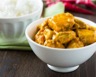 Vermicelles et sauce de poulet curry-lait de coco
