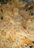 Wok de vermicelles de riz sautées aux petits légumes et poulet