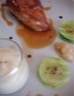 Suprême de pintade rôtie jus réduit à l'ail de Lomagne et Floc de Gascogne servie avec sa purée d'ail de Lomagne et son condiment à la poire palets de foie gras du Gers en chou vert